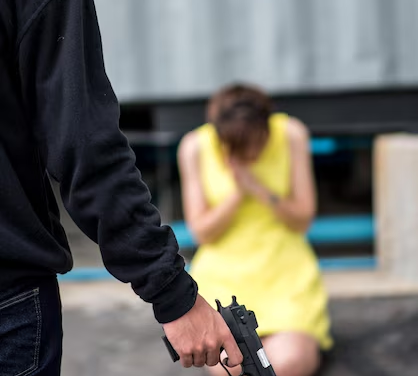 Policía: informe identifica niveles severos de riesgo para la mujer