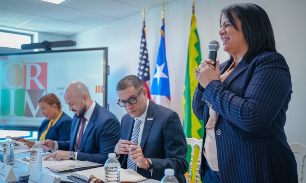 Peña Dávila solicita acción al DTOP por carreteras